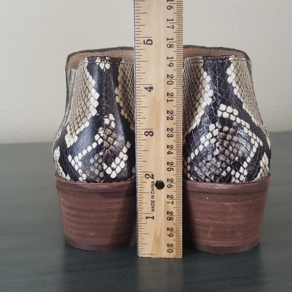 Madewell Sonia Low Chelsea Boot - Picture 3 of 6